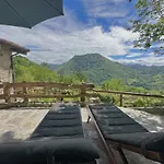 Nyaraló Rural House With Views *