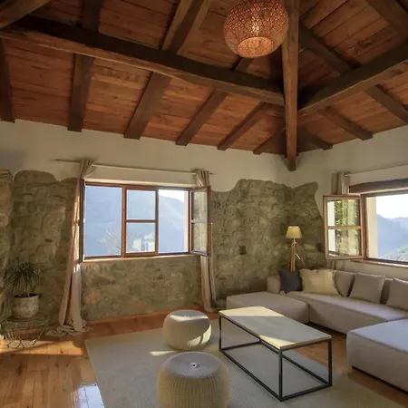 度假居 Rural House With Views *