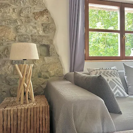 Rural House With Views 度假居