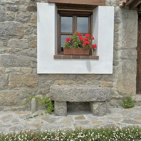 Rural House With Views 度假居