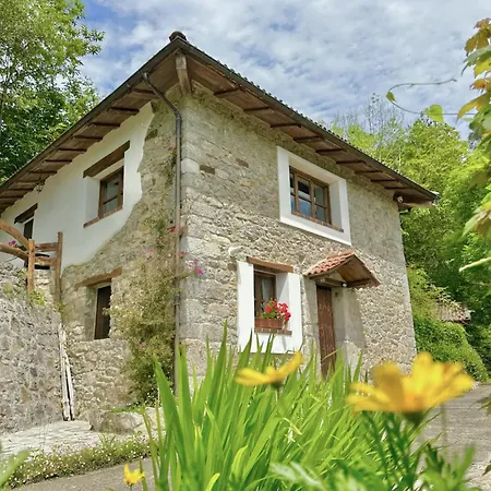 Nyaraló Rural House With Views